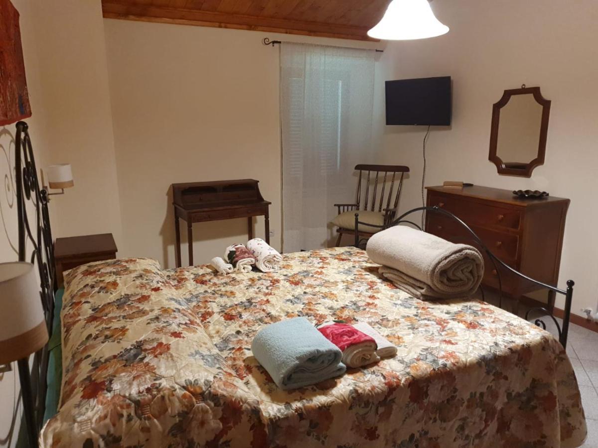 Casa Vacanze Elisabetta Μονταλτσίνο Εξωτερικό φωτογραφία